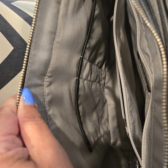 TUMI LEATHER VAREK LAPTOP BAG - used once - Picture 11 of 15